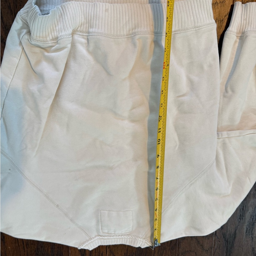 American Eagle  women’s XS Cream with blue accents feels lived in crew neck. - Picture 7 of 7